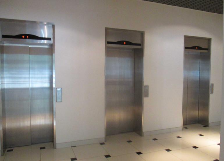 Арена: Вид главного лифтового холла